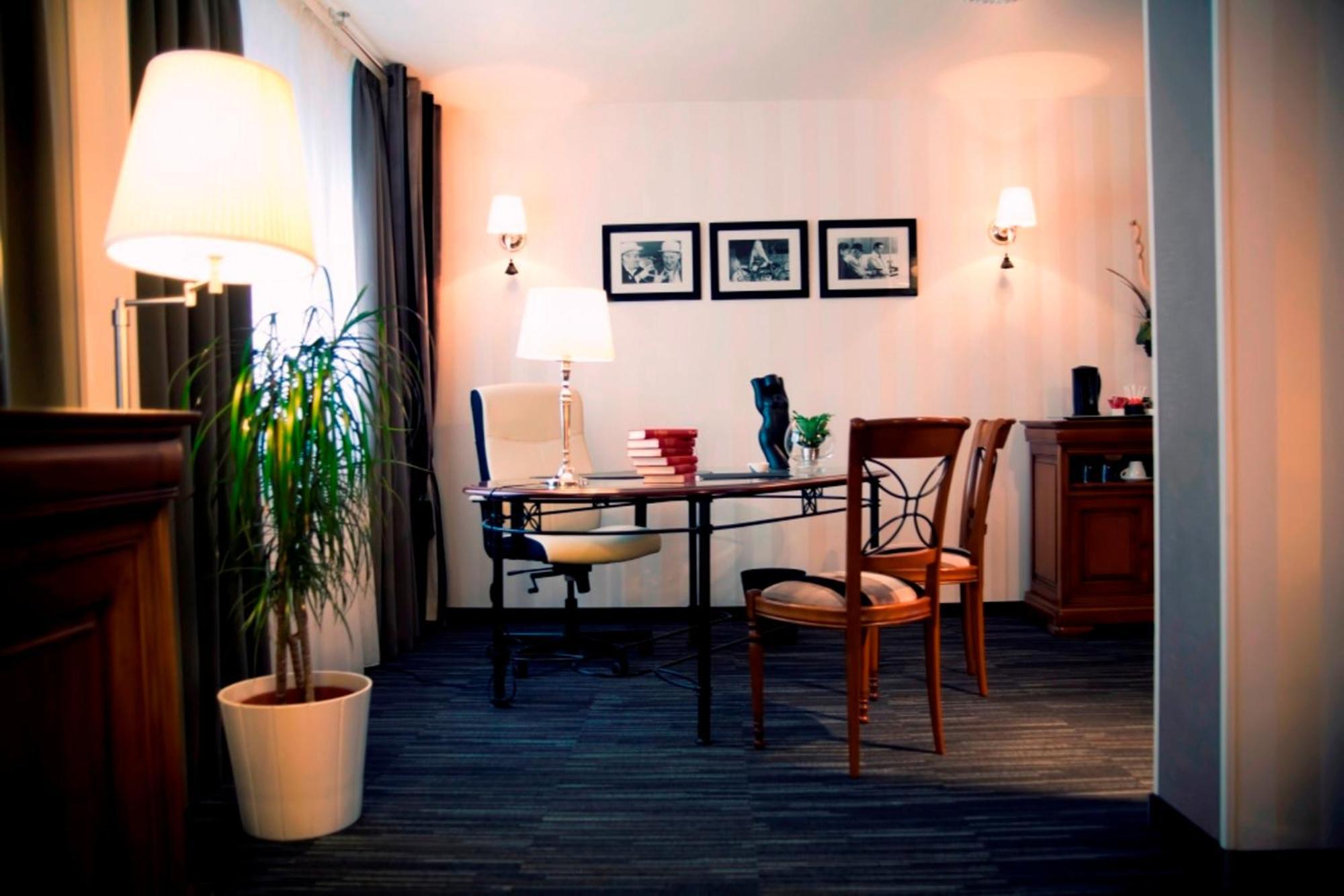 Dm Hotel ฟอร์บัค ภายนอก รูปภาพ